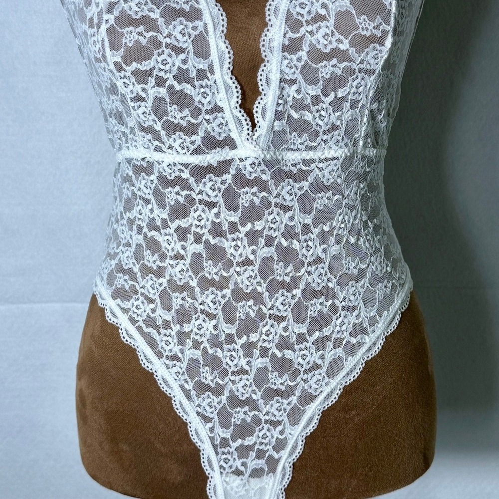 Victoria's Secret White Lace Deep V Teddy Bodysuit Lingerie Large - Picture 8 of 15